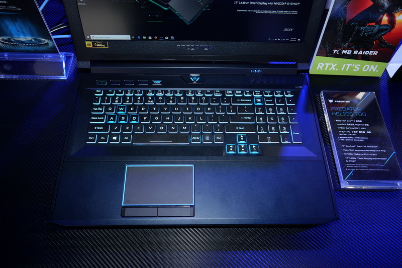 独自ギミックを備える「HyperDrift Keyboard」。この状態ではPer-Keyイルミネーションを備える、ゲーミングノートPC標準的なキーボードのように見える