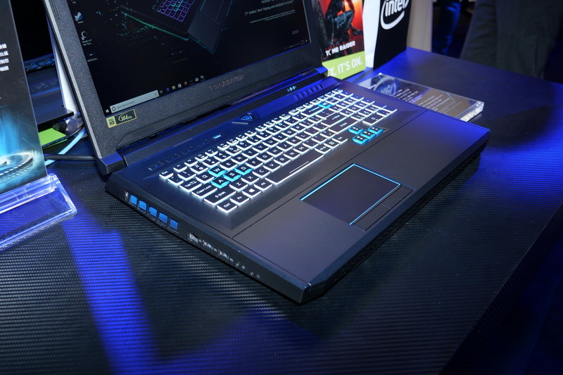 HyperDrift Keyboardを収納した状態