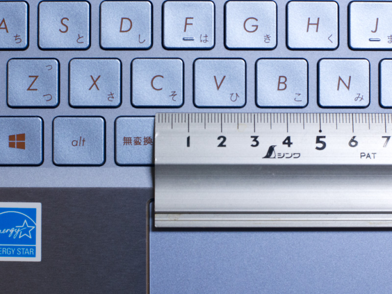 キーピッチは実測で約19mm