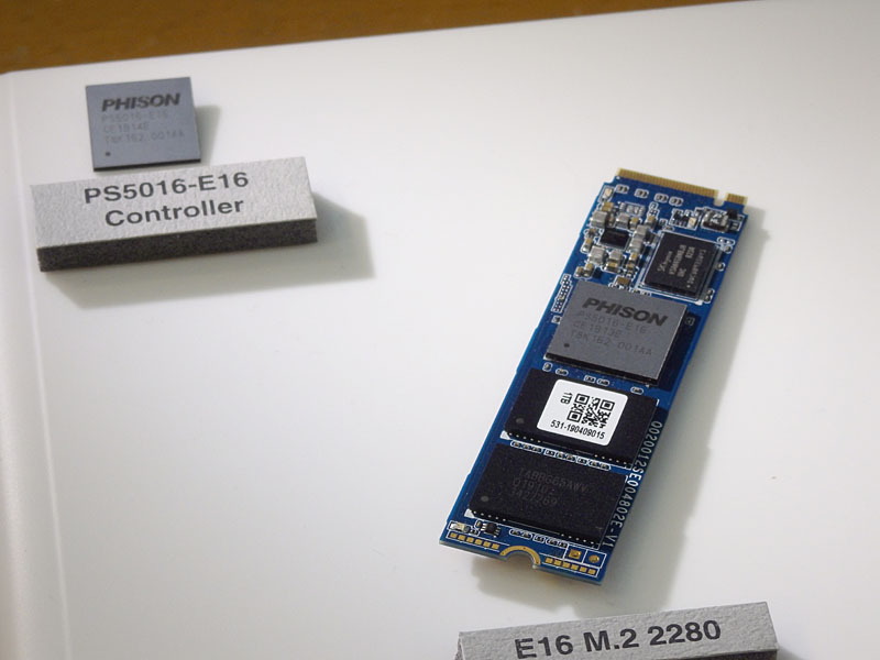 PS5016-E16と搭載SSD