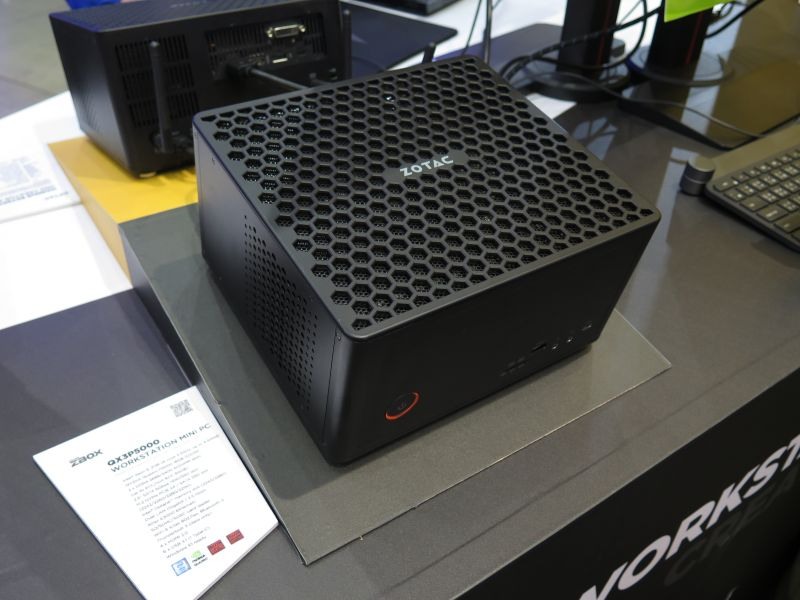 こちらのZBOX QX3P5000はワークステーションクラスの性能を持つとしており、Xeon EプロセッサやQuadro P5000、Optaneメモリー、デュアルLANなどが特徴