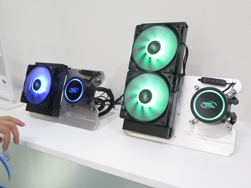 GAMMAXX L120 V2(左)と同L240 V2(右)