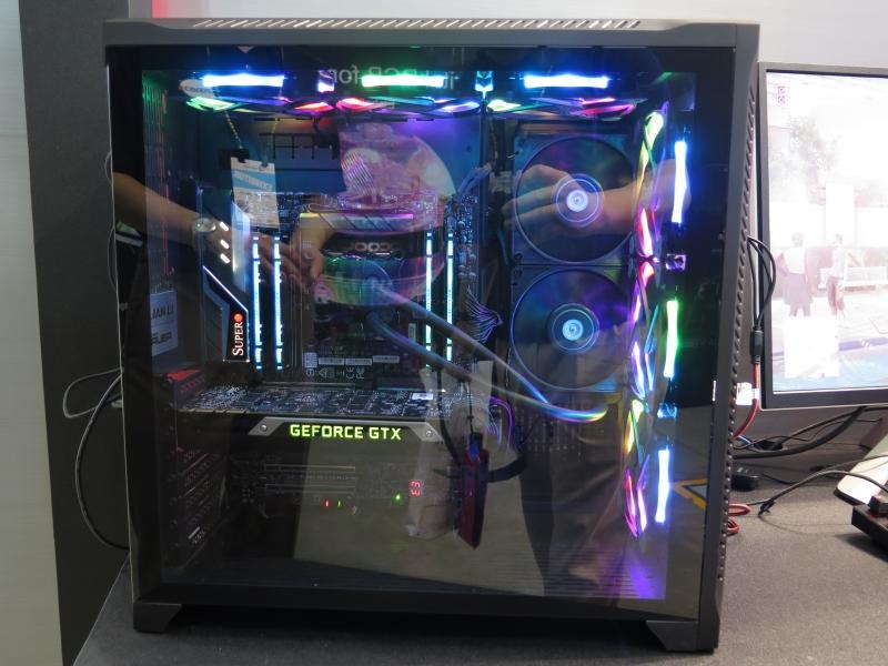 なお、そのほかのSuperOマザーボードを採用したシステム完成品については、自社製ケースではなく、Thermaltake製ケースを採用したものへ順次切り替えていくとしている