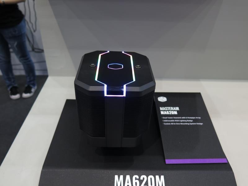 周囲との干渉を抑えたCPUクーラー、MASTERAIR M620M