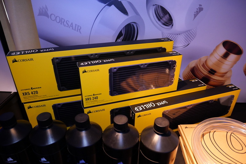 ラジエータは、120mm、140mm、280mm、420mmの4モデルをラインナップする「XR5」と、240mm、360mm、480mmを3モデルをラインナップする「XR7」を用意