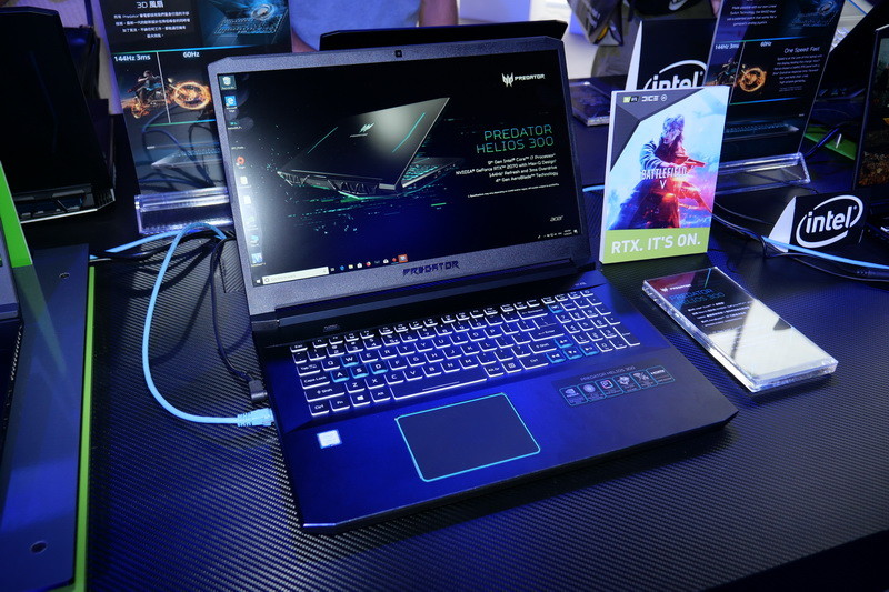 Predator Helios 300 17.3型モデル