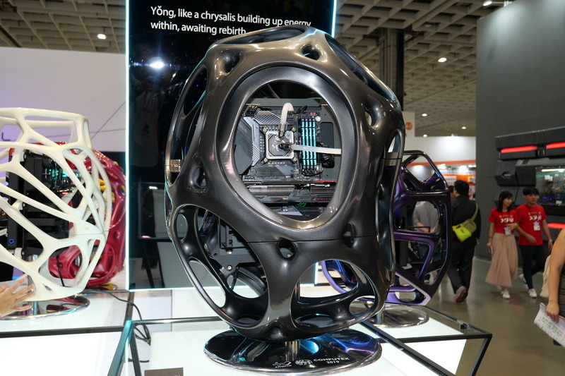 内部にパーツを搭載するフレームが用意され、3Dプリンタで造形した外装で覆われる構造となっている