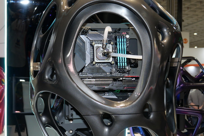 対応マザーボードはExtended ATX/ATX/Micro ATX