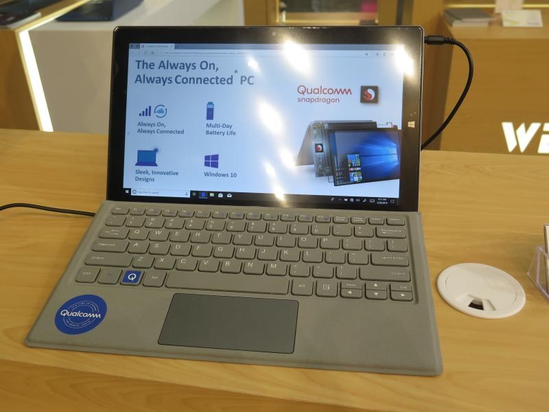 こちらは11.6型のプロトタイプ