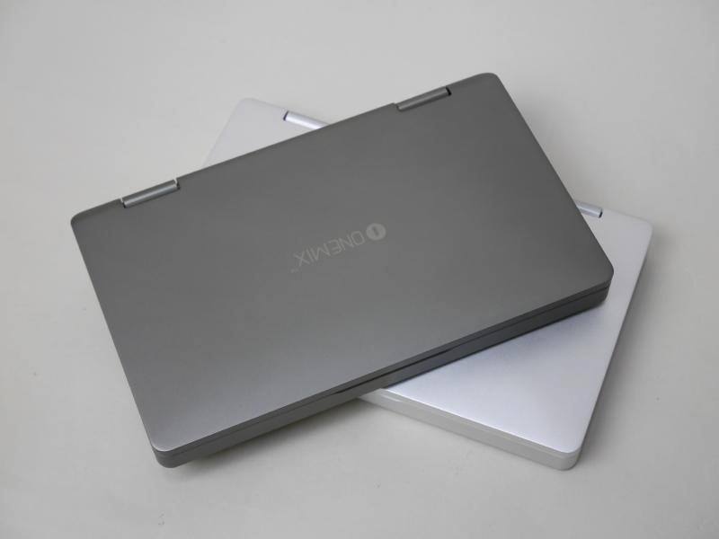 スペースグレイの筐体はかなり見栄えがいい