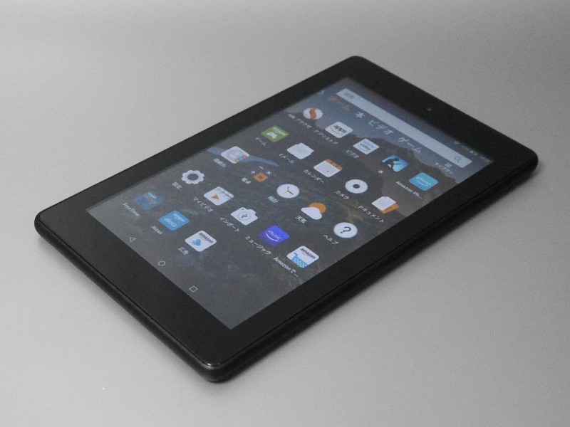 製品外観。従来と同じく、通常では縦向きで使うことを想定したデザイン