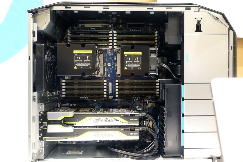 Quadro RTX 8000を2基搭載している