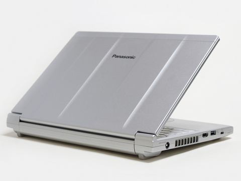 西川和久の不定期コラム】モダンスタンバイ対応で重量1kgを切る12.1型