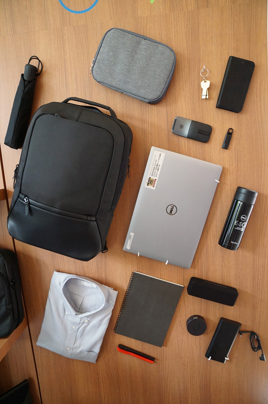 バッグなどの各種アクセサリ