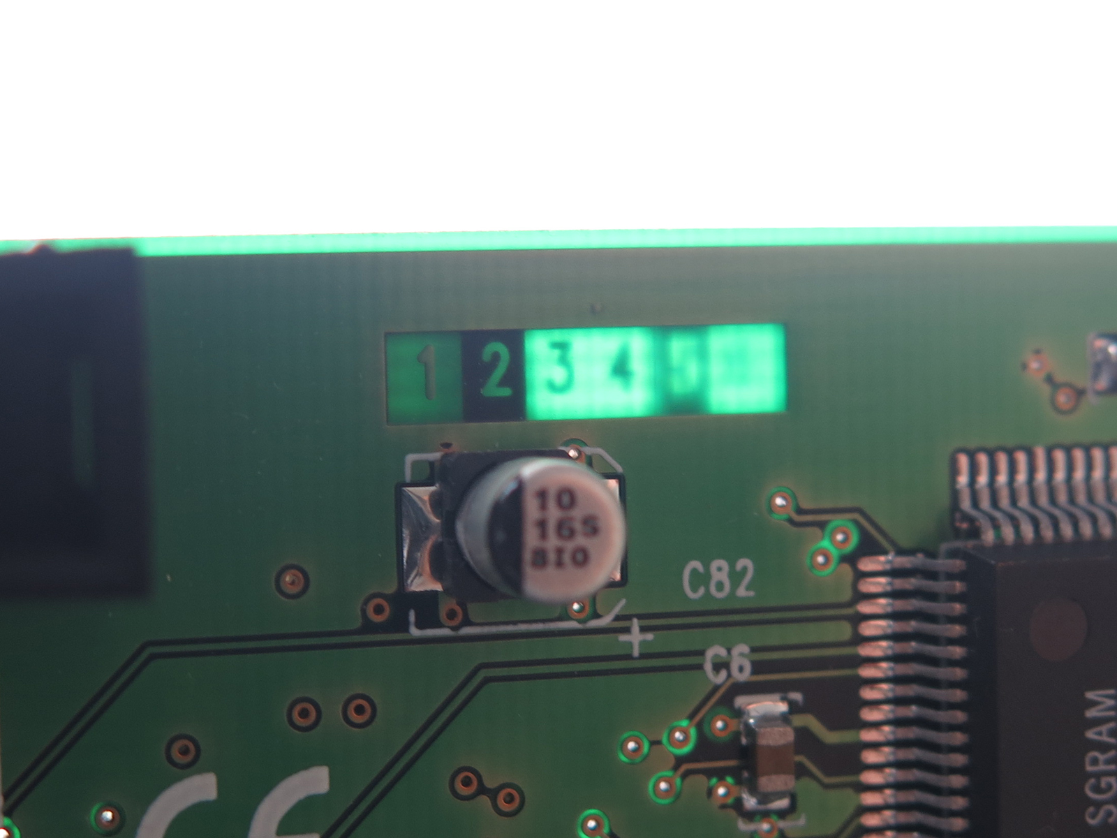 6層基板を採用している