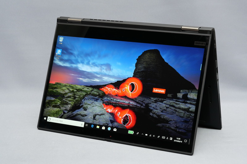 ディスプレイは360度開閉し、クラムシェルモードだけでなく、スタンドモード、テントモード、タブレットモードと4種類の形状で利用可能だ