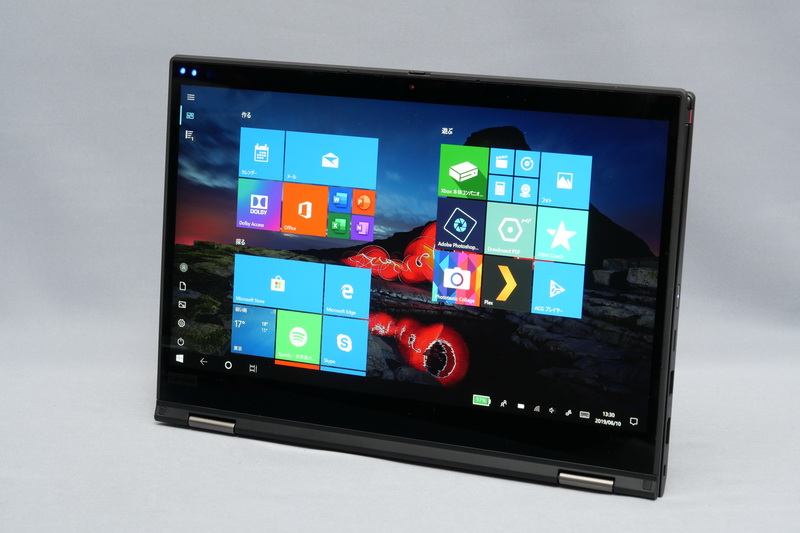 ディスプレイは360度開閉し、クラムシェルモードだけでなく、スタンドモード、テントモード、タブレットモードと4種類の形状で利用可能だ