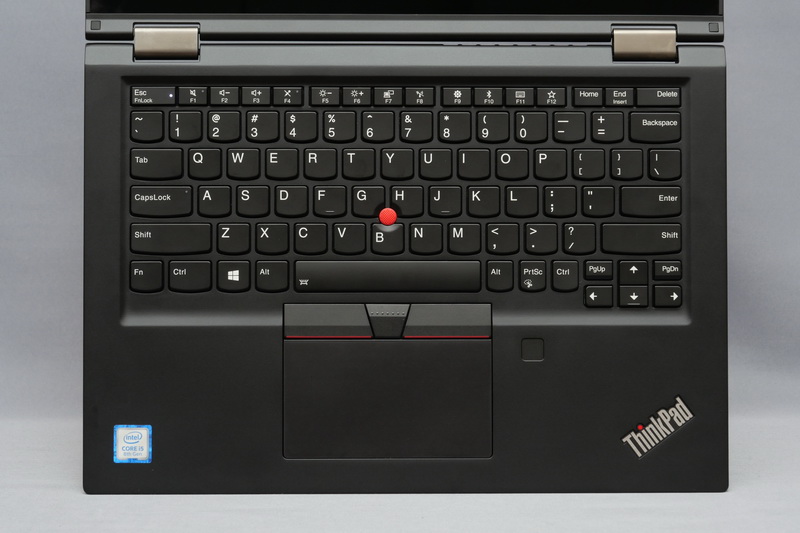 ThinkPadシリーズで定評の、扱いやすいキーボードとポインティングデバイスを搭載。試用機では英語配列キーボードを搭載していたが、標準は日本語仕様となる