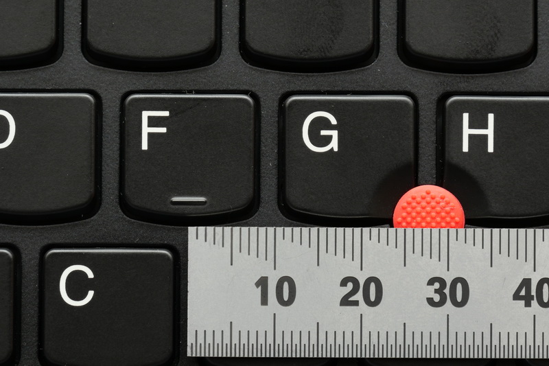 主要キーのキーピッチは約19mmフルピッチを確保