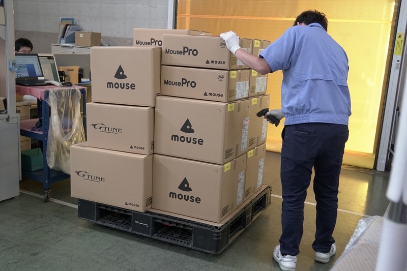 製造、梱包が終了し、出荷を待つマシン