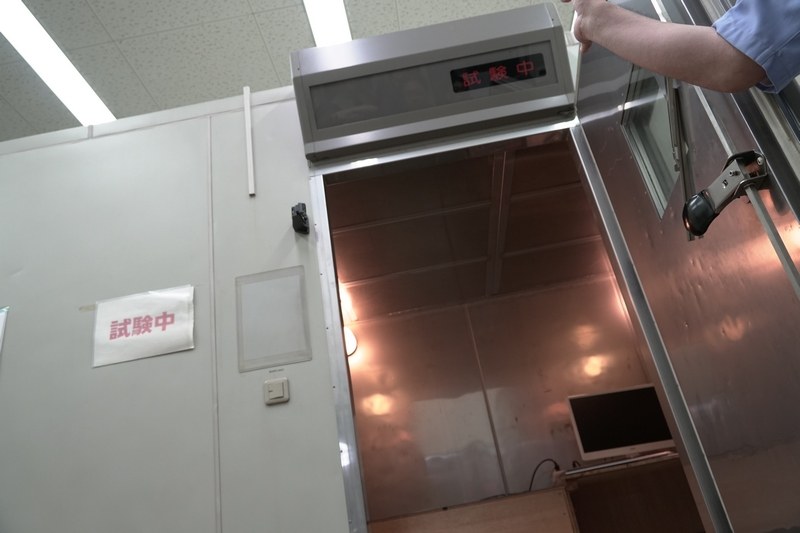 こちらは温度ストレス試験を行なう恒温槽