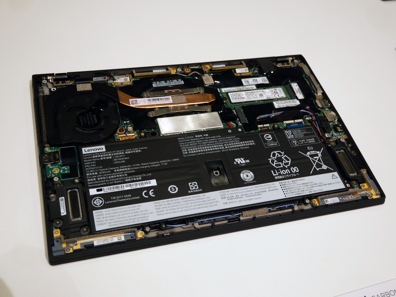 ThinkPad X1 Carbonの筐体内部
