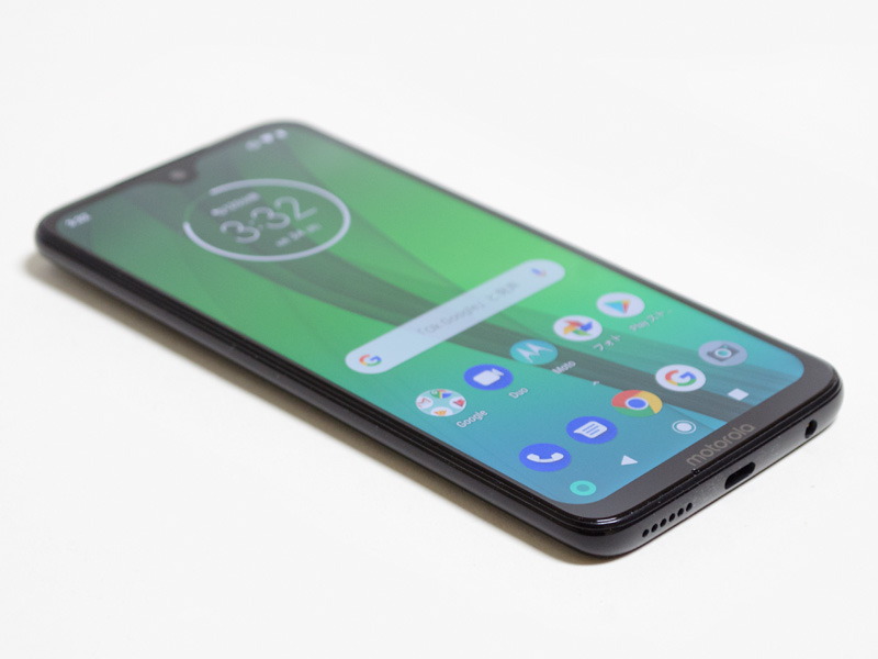 下側面にスピーカー、Type-C、3.5mmイヤフォンジャック。左側面にはなにもない