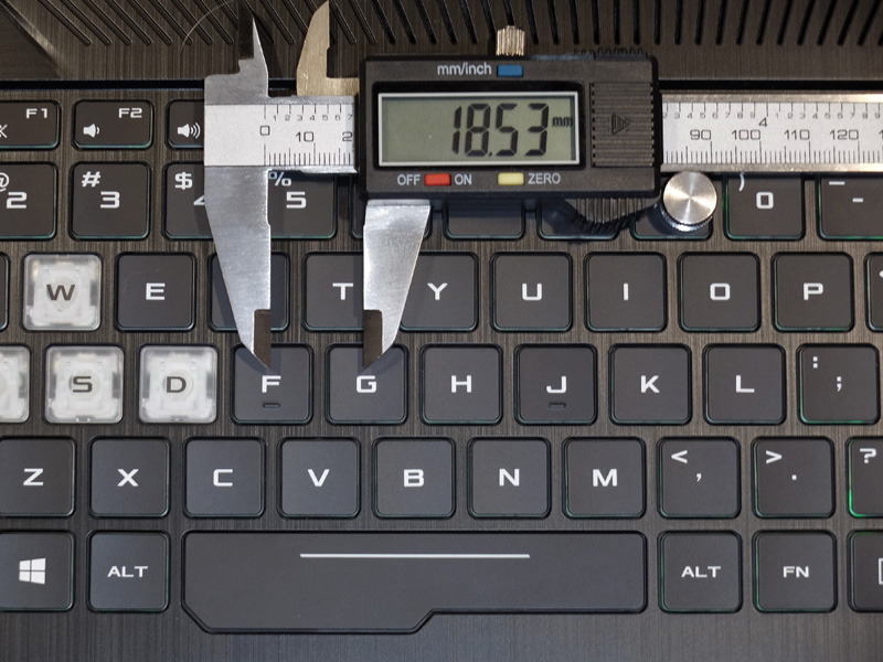 キーピッチは実測で約18.5㎜