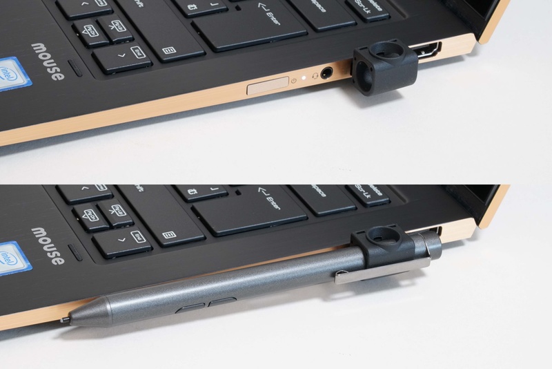 ペンホルダーは右側面のUSB Type-A端子に装着する。デジタイザペンをセットしていると指紋認証センサー一体型電源ボタンにふれられないので、OSのロック解除には顔認証カメラを利用しよう