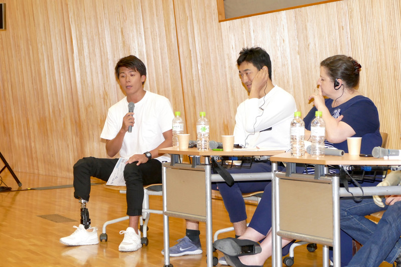 左端がパラ陸上競技の佐藤圭太選手。トヨタ所属