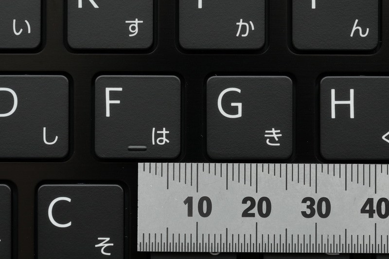 主要キーのキーピッチは約19mmフルピッチを確保