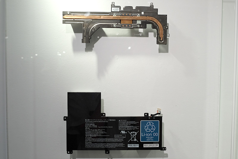 ファンレス設計