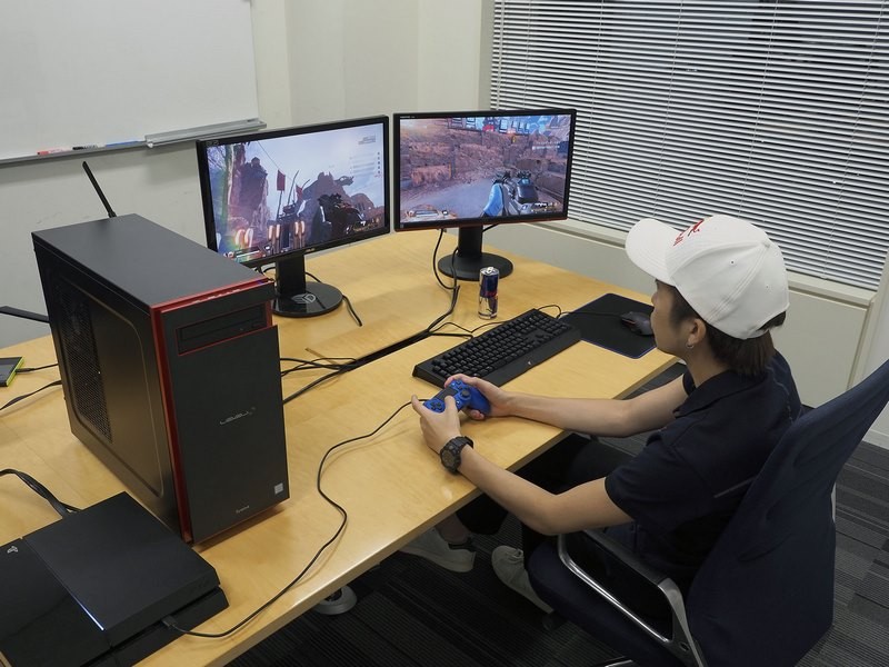 PS4(上)とPC(下)で画面を並べて60fpsと144fpsの違いを体感してもらった。両者には明らかな違いがある