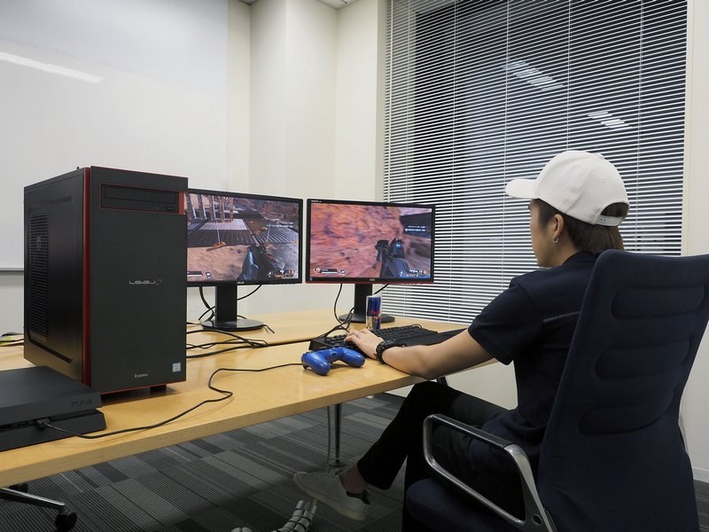 PS4(上)とPC(下)で画面を並べて60fpsと144fpsの違いを体感してもらった。両者には明らかな違いがある