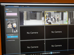 パナソニックとNTTコミュニケーションズが共同開発した「リアルタイム人物トラッキングシステム」。顔認証技術に全身照合技術を組み合わせてターゲットをリアルに検知し、追尾できる