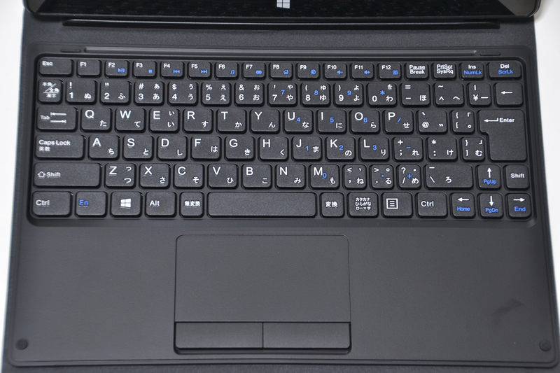 キーボードは意外としっかりしたストロークとクリック感がある