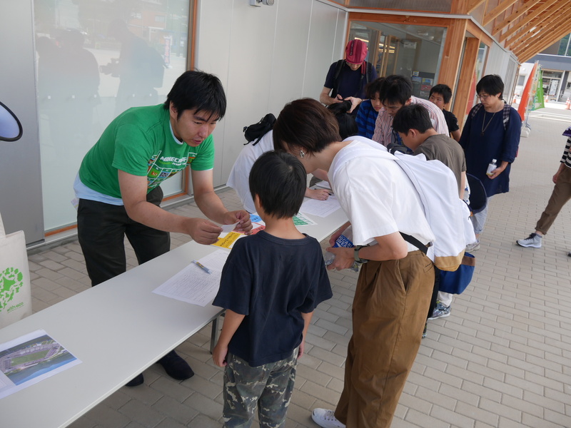 釜石鵜住居復興スタジアム見学の受付の様子