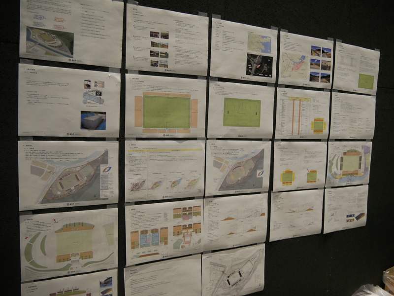 ワークショップでは、釜石鵜住居復興スタジアムの写真や設計図までが張り出されていた