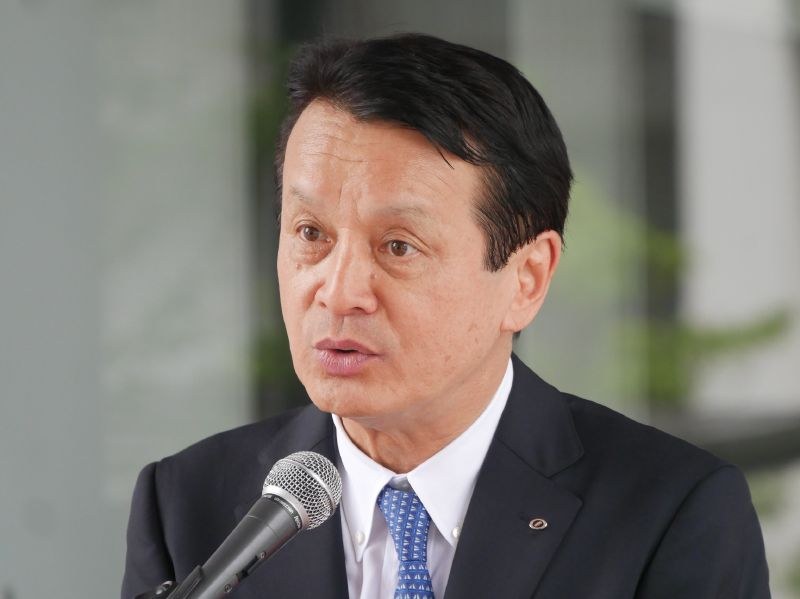 挨拶する清水建設の池田耕二副社長