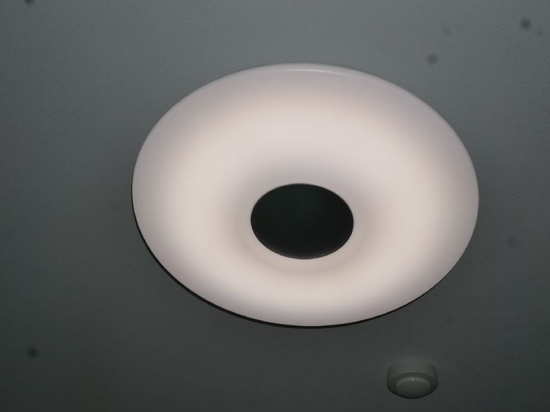 照明もシャープ製を使用