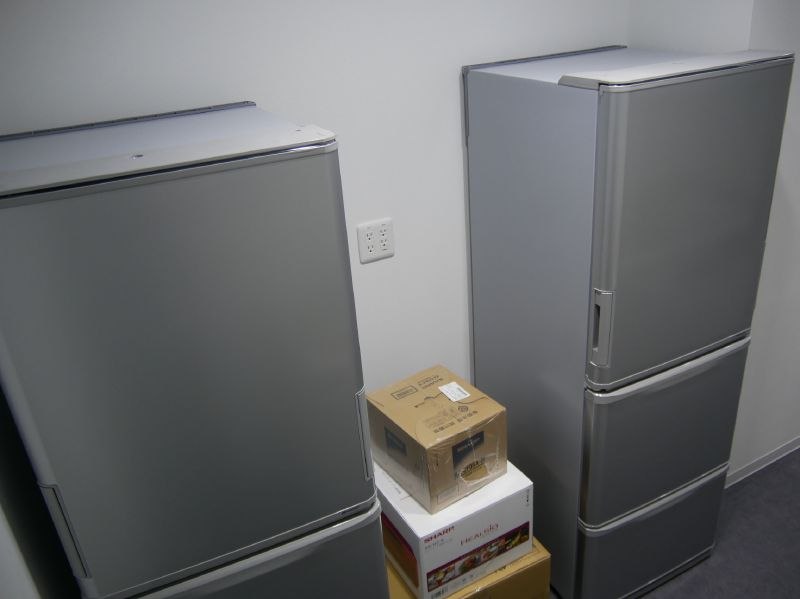 冷蔵庫は設置済み。両開きの特徴を活かせる