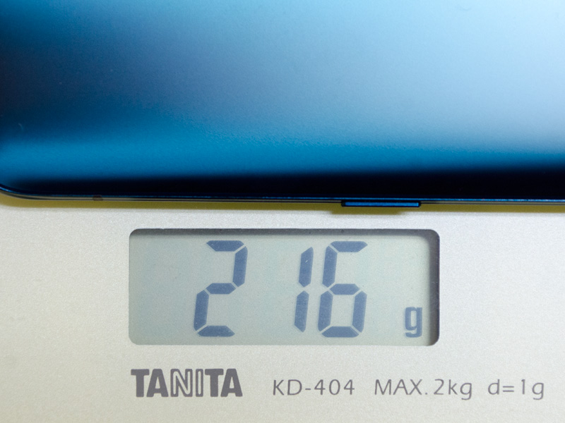 重量は実測で216g