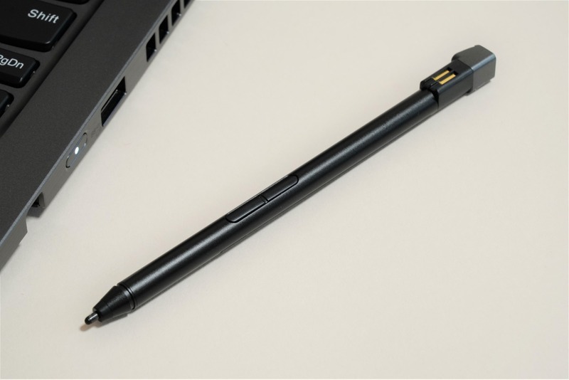 Yoga本体に内蔵できるデジタイザペン「ThinkPad Pen Pro-6」。筆圧検知レベル4,096段階だが、傾き検知には対応していない