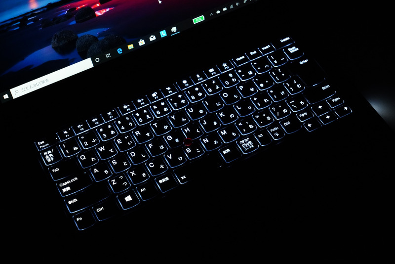キーボードバックライトは2段階に明るさを調整可能だ