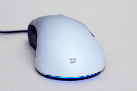 レビュー】18年前の装いそのままに最新ゲーミングマウスへ生まれ変わっ