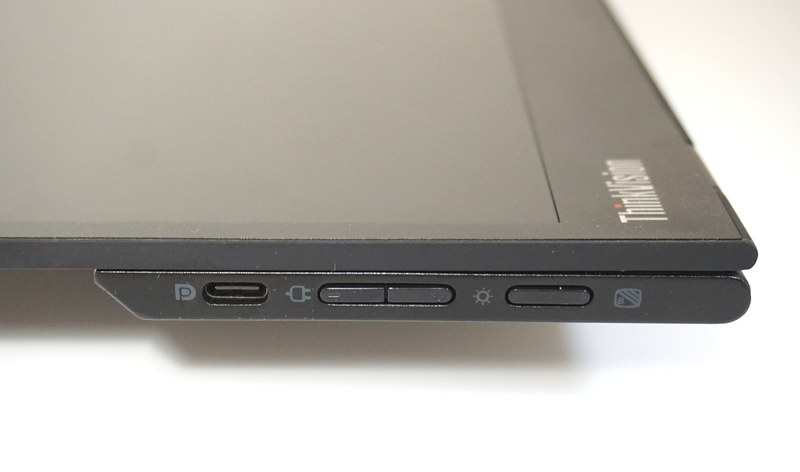 スタンドの左側面には、Type-Cと輝度調整ボタン、ブルーライトカット機能のオン/オフボタンがある