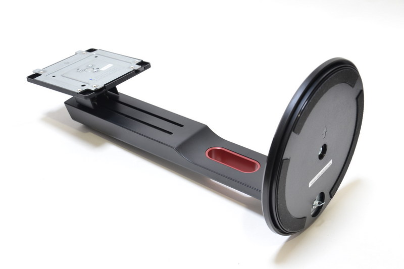 ベースとスタンドを手回しネジで固定