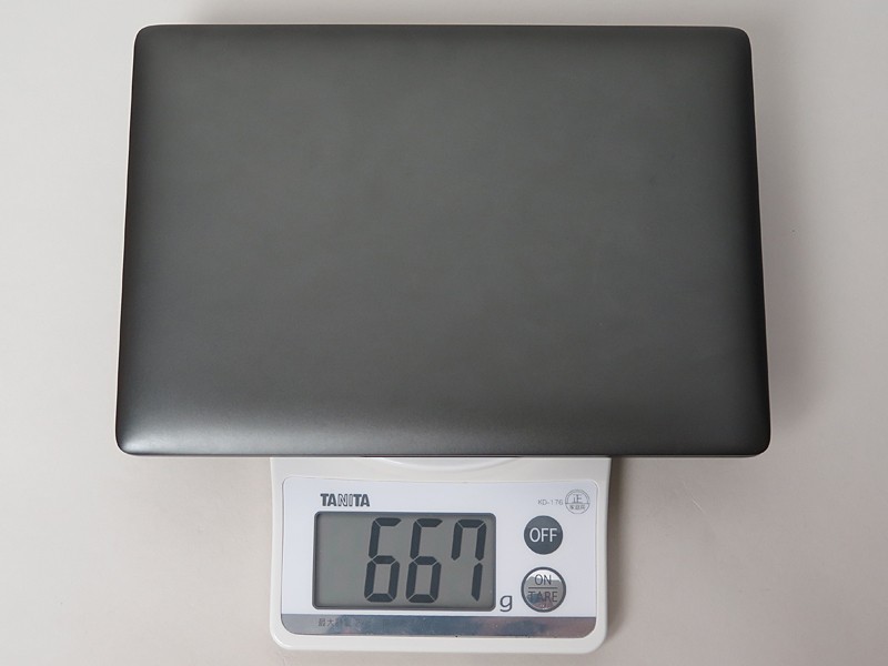 重量は実測667gだった