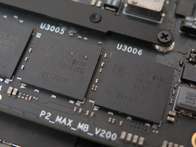 メモリはSamsungのK4E8E304EBEGCGだ