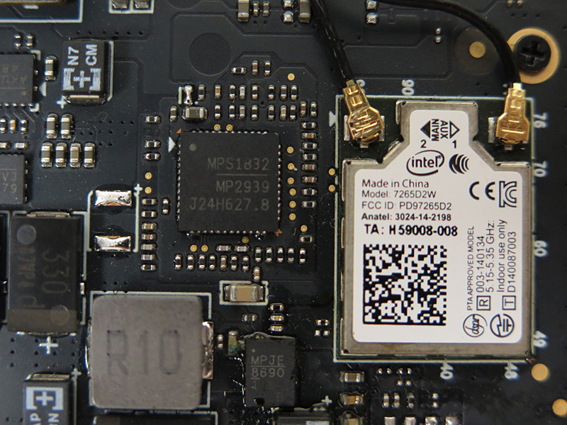 無線LANモジュールはIntel製の7265だ